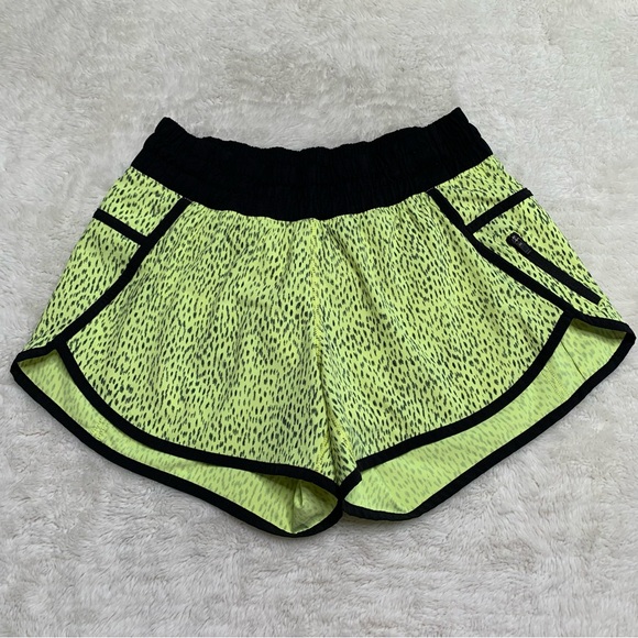 Lululemon Tracker Short III 4-way Stretch Dottie Dash Clarity Yellow Black Sz 6 - Picture 6 of 9
